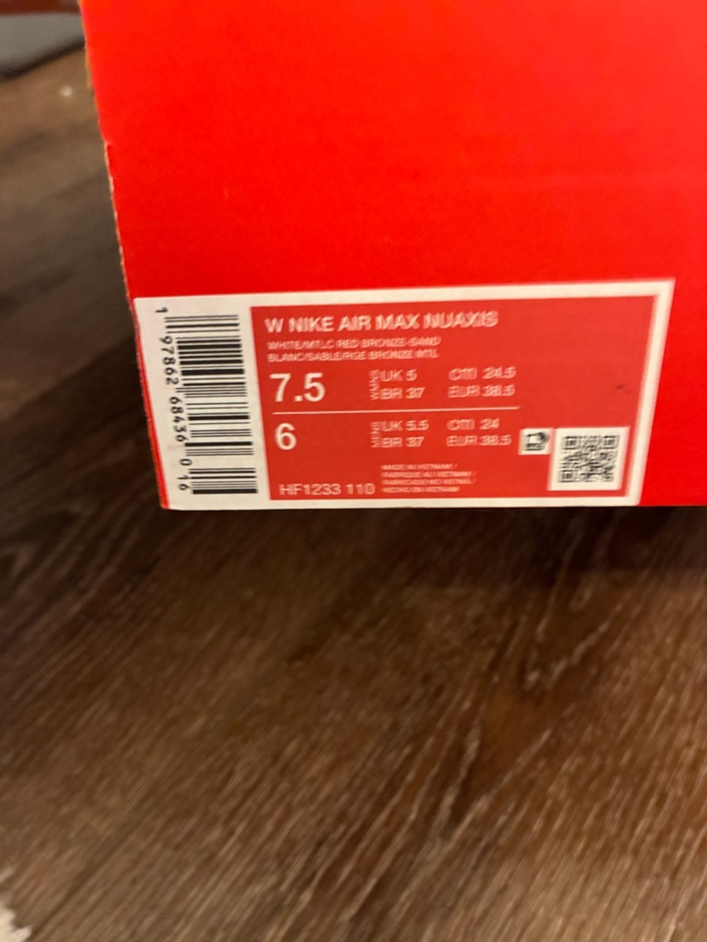 New Women’s Nike Air Max Nuaxis Shoes. White Bronze. Size 7.5 - Picture 2 of 8